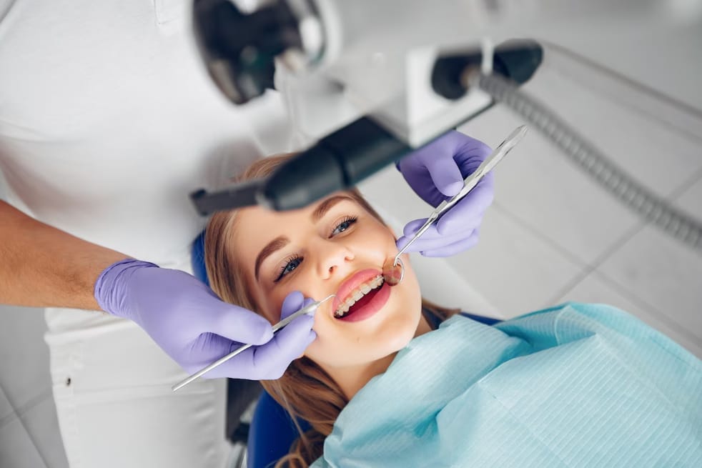 Görünmez Diş Teli Ortodontik Tedavinin En Pratik Yöntemi